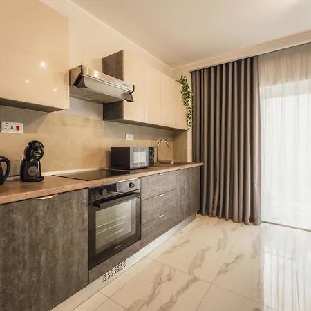 New - Only Unit 1 Modern 2-bedroom With Common Heated Jacuzzi By Sf Homes