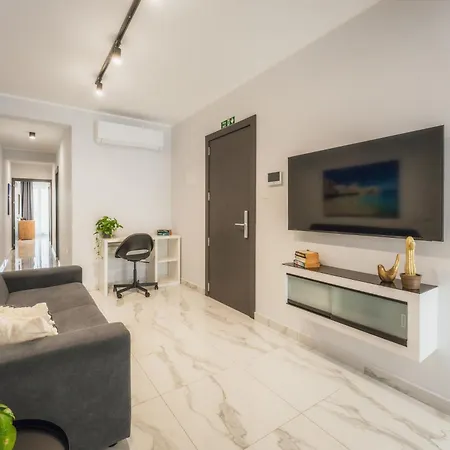 New - Only Unit 1 Modern 2-bedroom With Common Heated Jacuzzi By Sf Homes Apartament *