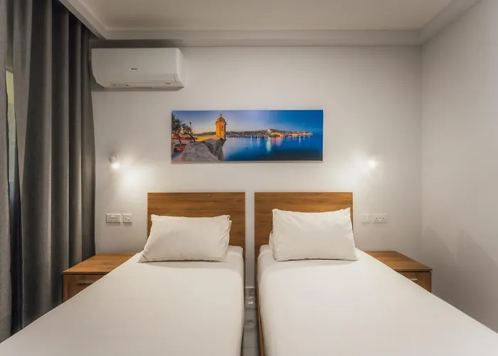 New - Only Unit 1 Modern 2-bedroom With Common Heated Jacuzzi By Sf Homes