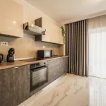 New - Only Unit 1 Modern 2-bedroom With Common Heated Jacuzzi By Sf Homes