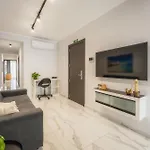 New - Only Unit 1 Modern 2-bedroom With Common Heated Jacuzzi By Sf Homes 아파트 *