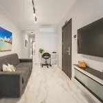 New - Only Unit 1 Modern 2-bedroom With Common Heated Jacuzzi By Sf Homes 아파트 *