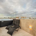 New - Only Unit 1 Modern 2-bedroom With Common Heated Jacuzzi By Sf Homes 아파트 Saint Julian's