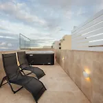 New - Only Unit 1 Modern 2-bedroom With Common Heated Jacuzzi By Sf Homes * Saint Julian's