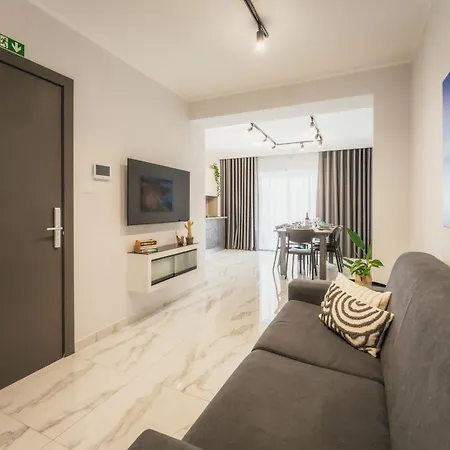 Apartman New - Only Unit 1 Modern 2-bedroom With Common Heated Jacuzzi By Sf Homes San Ġiljan