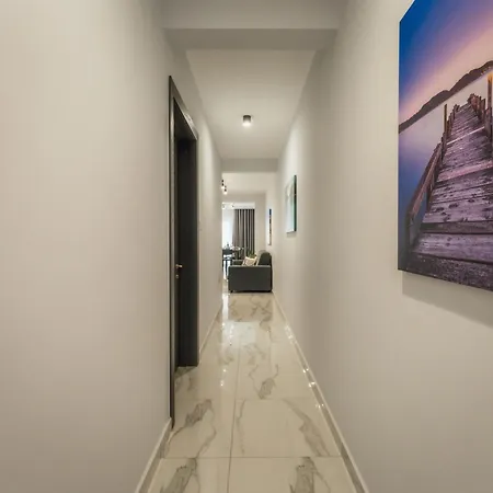 New - Only Unit 1 Modern 2-bedroom With Common Heated Jacuzzi By Sf Homes Apartman *