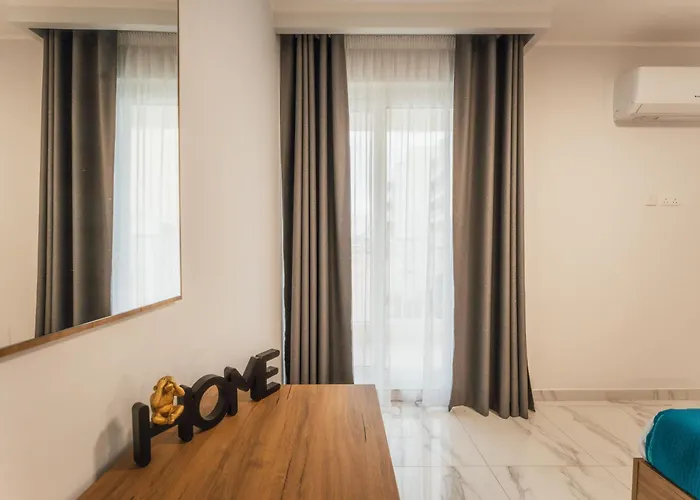 New - Only Unit 1 Modern 2-bedroom With Common Heated Jacuzzi By Sf Homes Apartman