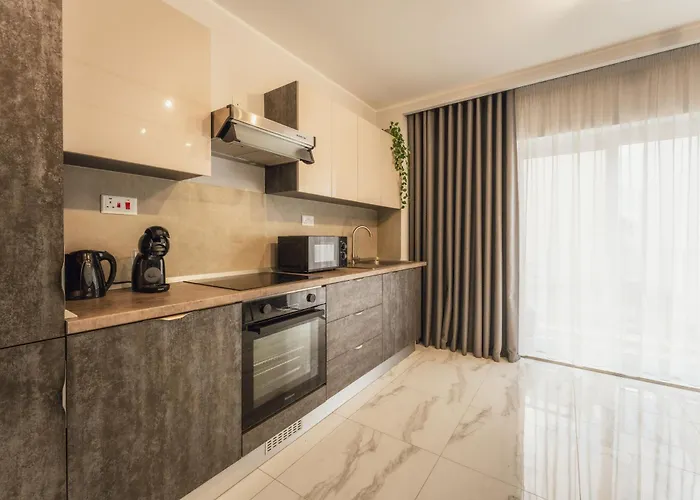 New - Only Unit 1 Modern 2-bedroom With Common Heated Jacuzzi By Sf Homes