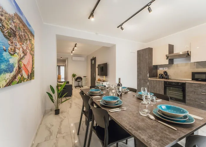 New - Only Unit 1 Modern 2-bedroom With Common Heated Jacuzzi By Sf Homes Apartman