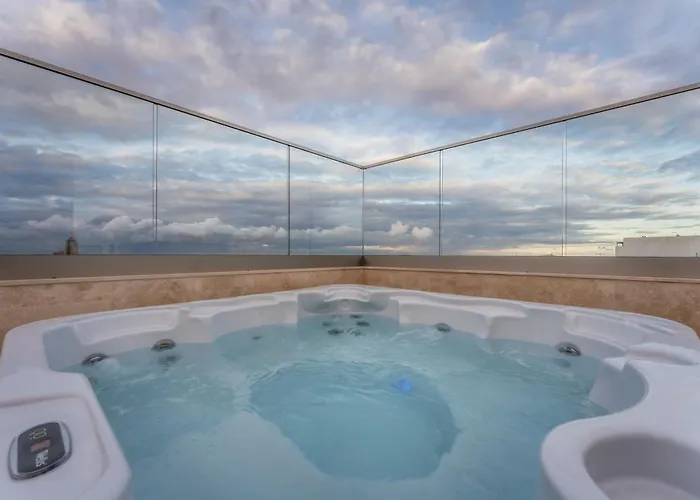 New - Only Unit 1 Modern 2-bedroom With Common Heated Jacuzzi By Sf Homes * Saint Julian's